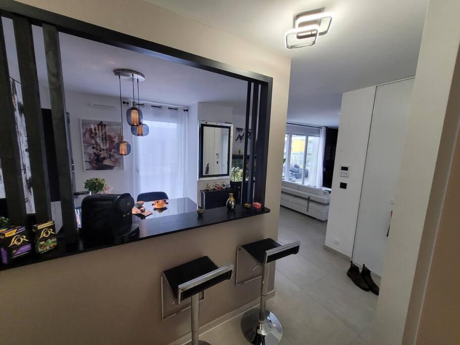 Neuf Moderne + Parking, Geneve Apartment *